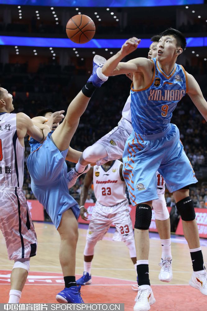 九游官网入口为广大玩家开启九游游戏中心的大门，凭借九游正版平台的专业与信赖，提供高品质的九游在线服务。通过九游官方通道，每一次体验都充满真诚与热情，感受属于你的游戏时光。